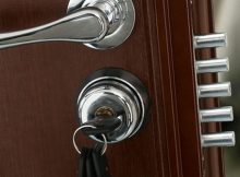 Как поставить металлические входные двери