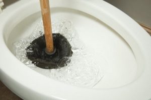 Как убрать запах из канализации