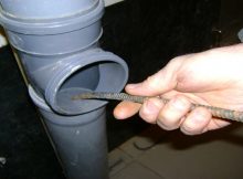 Как прочистить канализацию тросом. Прочистка труб тросом