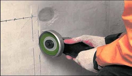 Как штробить стены: под проводку или трубы отопления?
