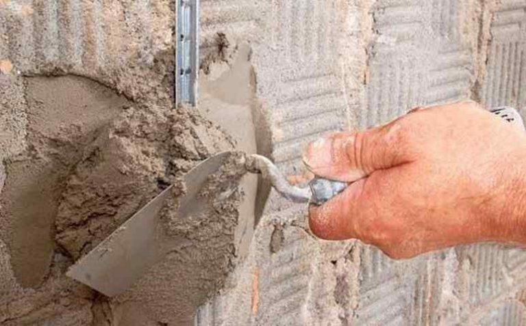 Установка маяков на стену по уровню и отвесу своими руками