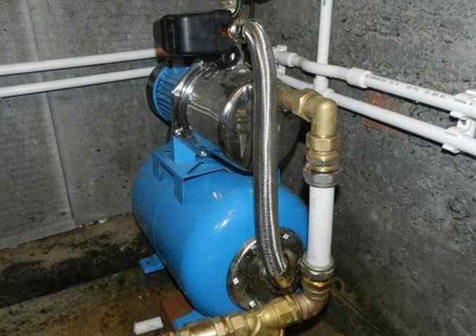 Как подключить насосную станцию к ёмкости для воды: инструкция