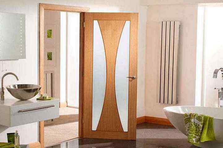 Двери для ванной: обзор вариантов и рекомендации по выбору