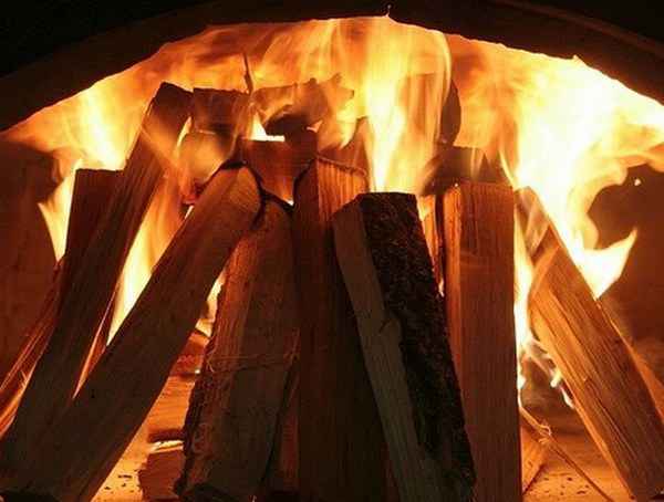 Что сделать, чтобы дрова горели как можно дольше