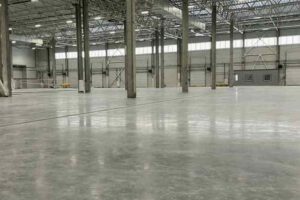Промышленный пол для склада: на что обратить внимание?